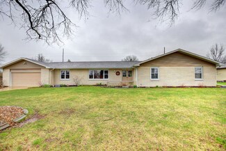 1453 Pine Ave, Rantoul, IL 61866