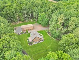 32 Rolocut Rd, Broad Brook, CT 06016