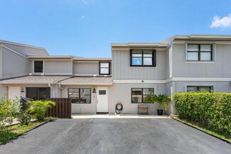 5324 Tennis Ln, Delray Beach, FL 33484