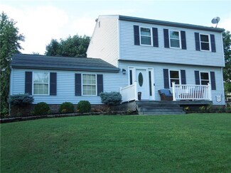 405 Ziegler Ct, Zelienople, PA 16063