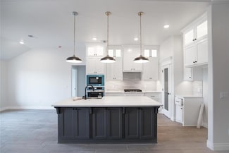 8108 NW 154th St, Edmond, OK 73013