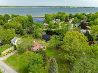 140 Baycliff Dr, East Greenwich, RI 02818