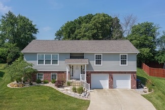 2608 Grey Fox Trail, Bloomington, IL 61705