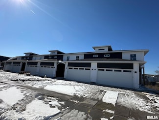 5204 Pandit Dr, Bettendorf, IA 52722