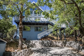 1216 Yosemite Dr, Lake Arrowhead, CA 92352