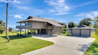 106 Adams Ave, Port Lavaca, TX 77979