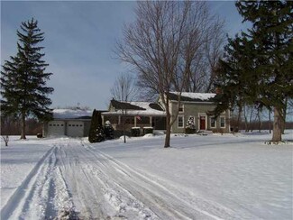 9820 S Street Rd, Le Roy, NY 14482