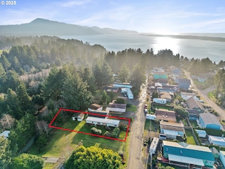 2215 Martin Ave W, Tillamook, OR 97141