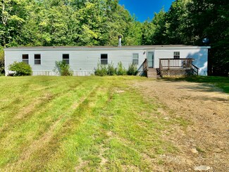 22 Hermit Ln, Hartford, ME 04220