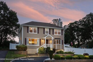 15 Bedle Rd, Hazlet, NJ 07730