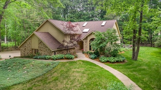 4117 E Old Pine Trail, Midland, MI 48642