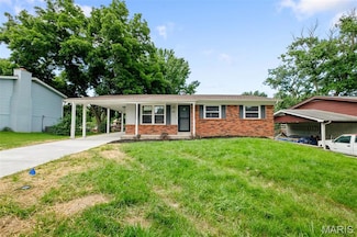48 James Ct, Ballwin, MO 63021