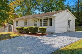 2279 Robin Hood Dr, Danville, VA 24540