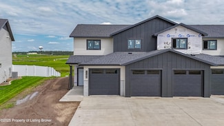 1180 39th Ave W, Dickinson, ND 58601
