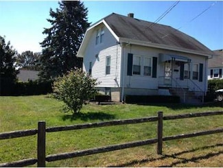 155 Read St, Somerset, MA 02726