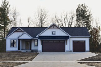 4726 Hidden Ridge Dr, Hudsonville, MI 49426