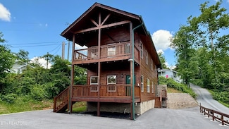 1009 Old Cartertown Rd, Gatlinburg, TN 37738