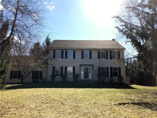 373 Parrish Rd, Honeoye Falls, NY 14472