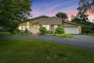 6914 N Bethmaur Ln, Milwaukee, WI 53209