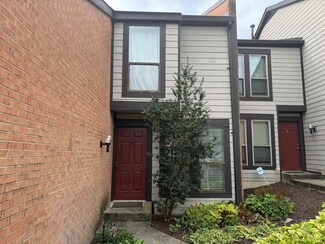 2206 Clough Ridge Dr, Cincinnati, OH 45230