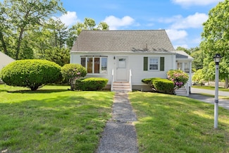 5 Paul St, Burlington, MA 01803