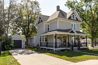 519 W Lyon Ave, Lake City, MN 55041
