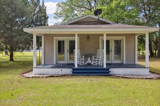 6303 Strickland Rd, Ebro, FL 32437