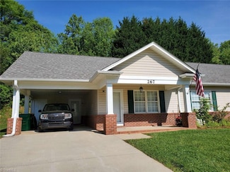 267 S Boyles St, Pilot Mountain, NC 27041