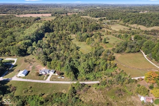 1832 S Walnut Grove Rd, Bloomfield, IN 47424