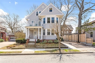 141 8th St, Providence, RI 02906