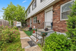 10 Elmwood St, Stamford, CT 06902