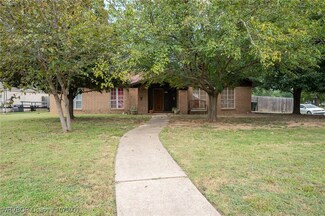 6325 Fresno St, Fort Smith, AR 72903