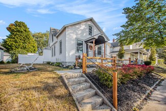 711 E Foster St, Ludington, MI 49431