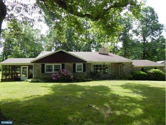 1594 County Line Rd, Bechtelsville, PA 19505