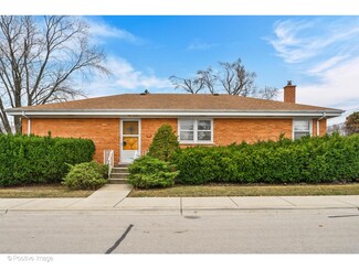 7742 Lowell Ave, Skokie, IL 60076