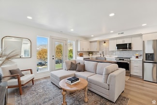 51 E 200 N Unit 3, Bountiful, UT 84010