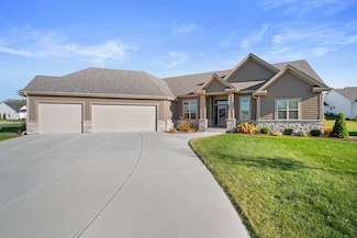 1922 N Teton Trail, Grafton, WI 53024