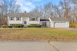 25 Quequechan Rd, Taunton, MA 02780