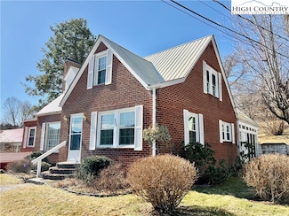 405 Wilton Ave, West Jefferson, NC 28694
