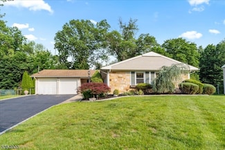 23 Spring St, Somerset, NJ 08873