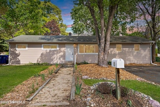 15 Lark Ln, Brick, NJ 08724