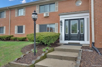 803 Plate St Unit 102, Rochester, MI 48307