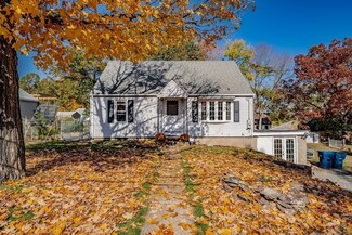 51 Pineywood Rd, Southwick, MA 01077