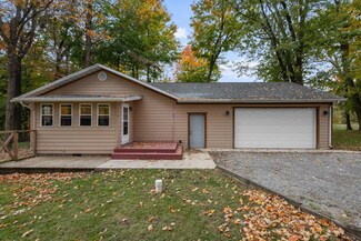 7660 N Grapevine Ln, New Carlisle, IN 46552