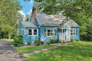 34 Troy Rd, East Greenbush, NY 12061