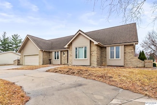 12525 Sky Park Cir, Omaha, NE 68137