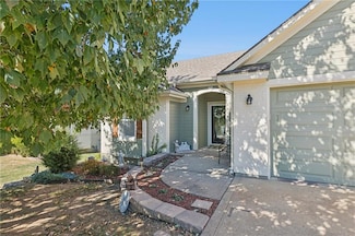 8014 S Church Rd, Pleasant Valley, MO 64068