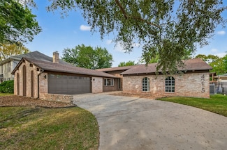 4215 Long Grove Dr, Seabrook, TX 77586