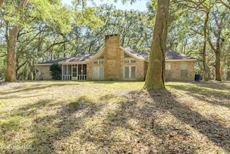 6601 Nutbank Rd, Moss Point, MS 39562