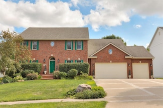 14246 Elmcrest Ct, Clive, IA 50325